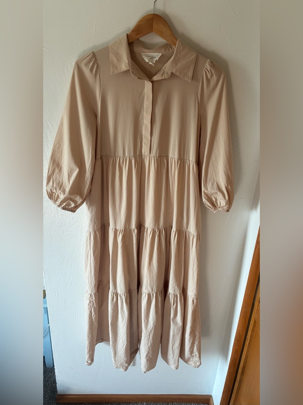 Pomander Place Tuckernuck Mable Light Beige Tiered Midi Dress with Puff Sleeve S